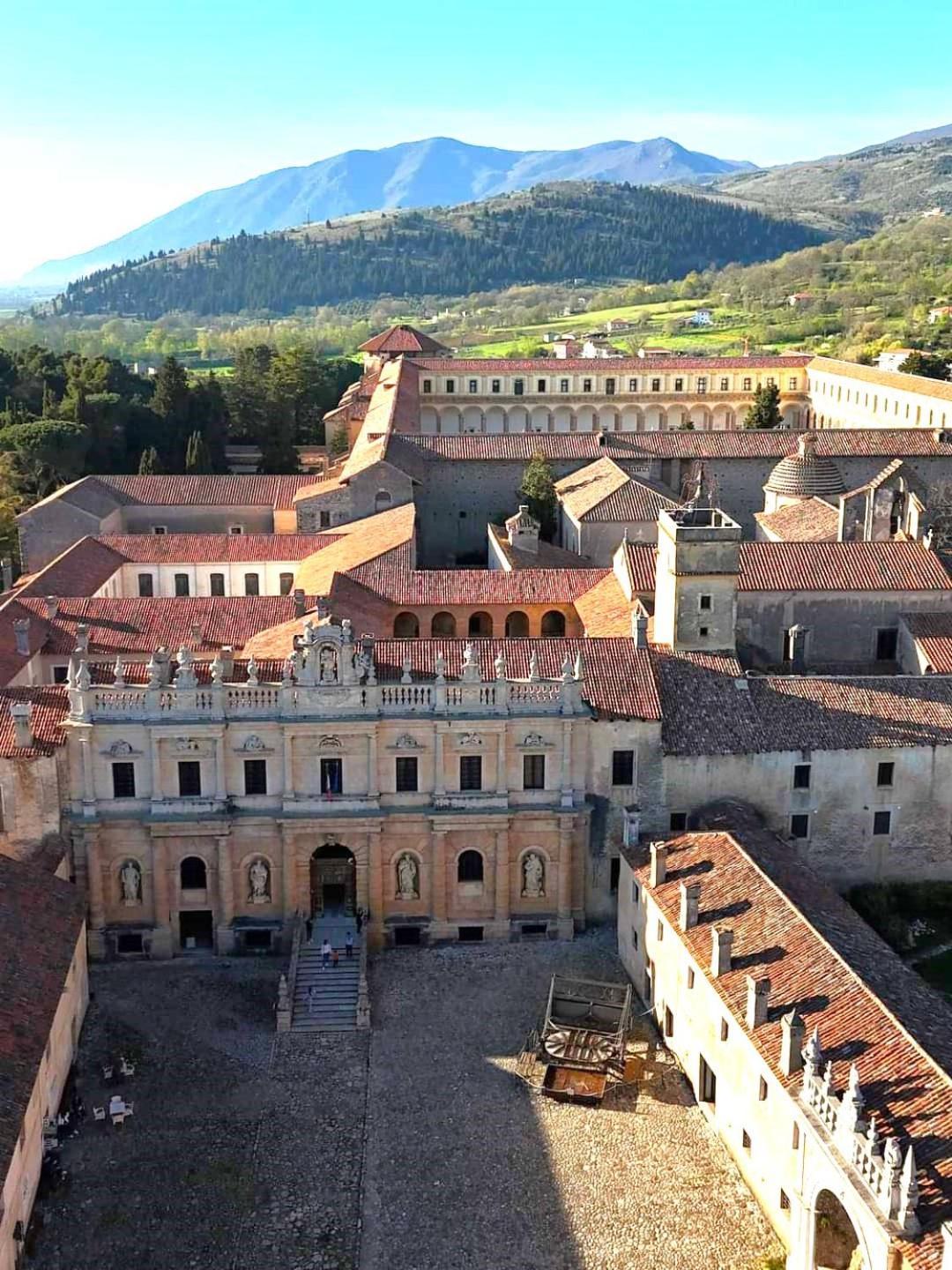 Casa Semeria Certosa Di Падула Экстерьер фото
